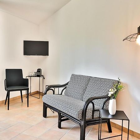グルト Quintessence Provence Bed & Breakfast エクステリア 写真
